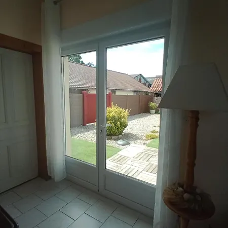 La Maison D'arthur Et Armelene Rely